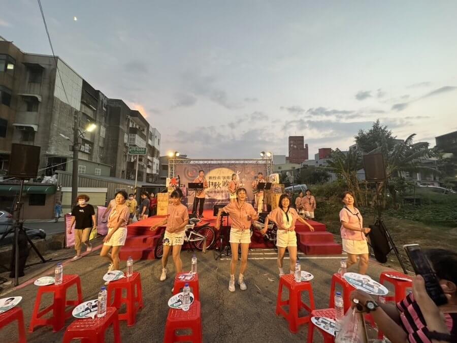%E4%B8%AD%E7%A7%8B%E6%99%9A%E6%9C%833-2-900x675 中秋晚會 簡簡單單～高ＣＰ理長服務