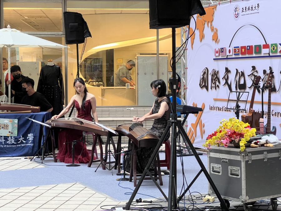 %E4%BA%9E%E6%9D%B1%E6%96%87%E5%8C%96%E5%91%A8-2-900x675 亞東國際交流祭典