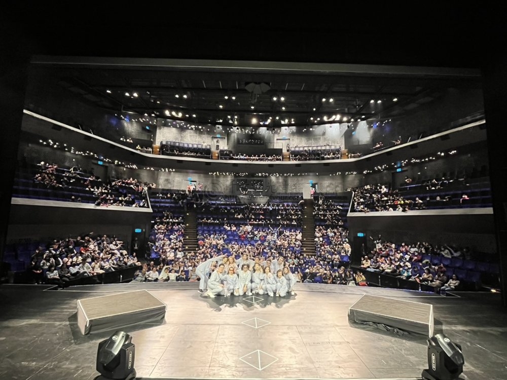 %E5%8A%87%E5%A0%B4%E5%A4%A7%E5%90%88%E7%85%A7-1-1000x750 演出後大合照