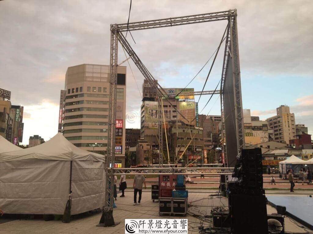 10647528926354 打造震撼戶外電影院,引爆人潮秘訣:巨大投影幕、正版公播片一站式服務!