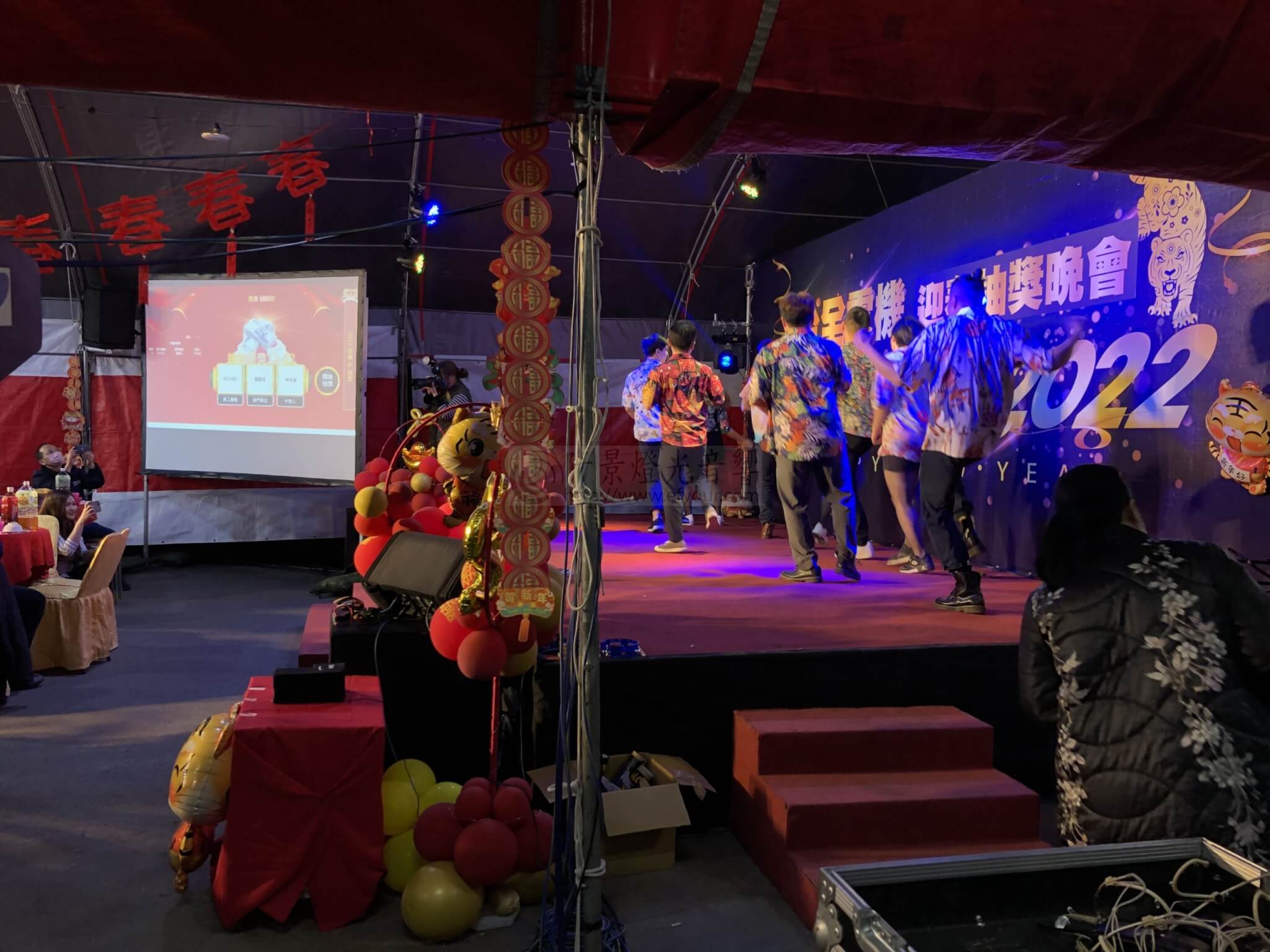 1300人大型春酒規劃設備出租10-scaled 千人春酒/燈光音響,轉播,帳篷設備規劃出租服務