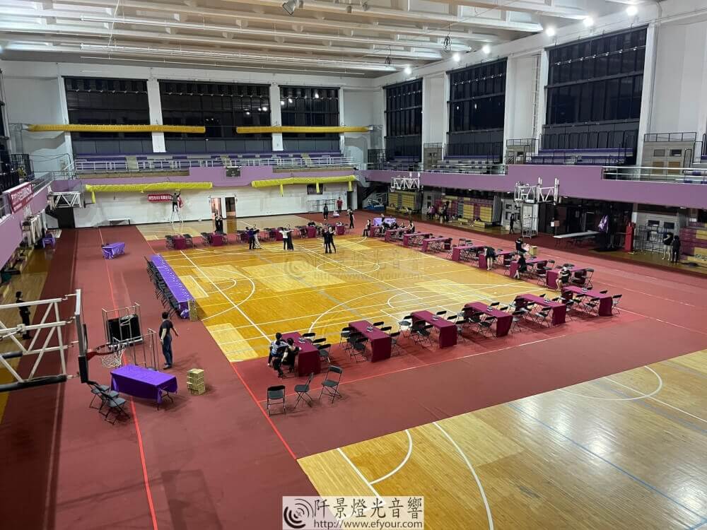 2022-03-26-20.29.08 舞池區周圍地毯鋪設工程