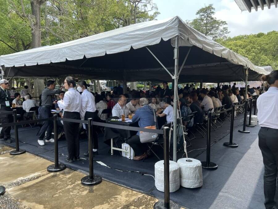 戶外餐敘活動-2-900x675 戶外餐桌佈置(桌椅帳篷舞台)