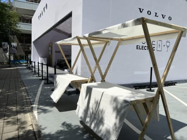 Read more about the article volvo戶外展示木攤位架