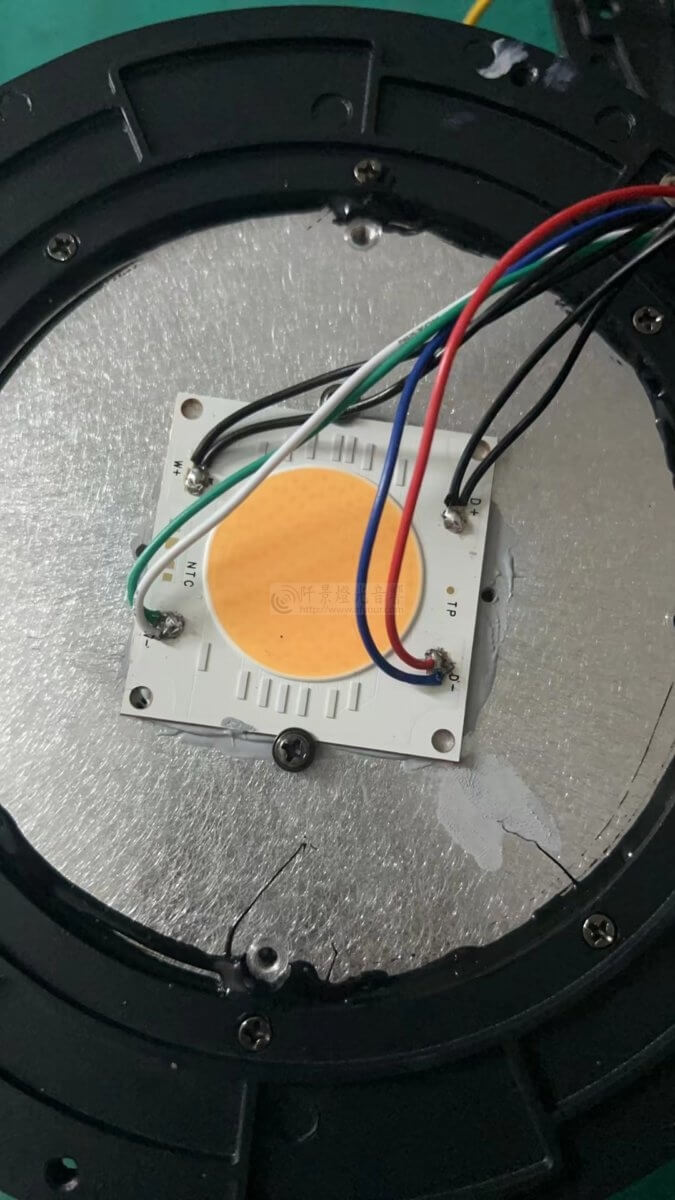 台灣專業舞台燈光買賣維修-1-675x1200 台灣 專業舞台燈具買賣 與後續維修