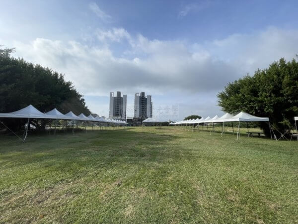 Read more about the article 草皮帳篷搭設：打造戶外綠意空間