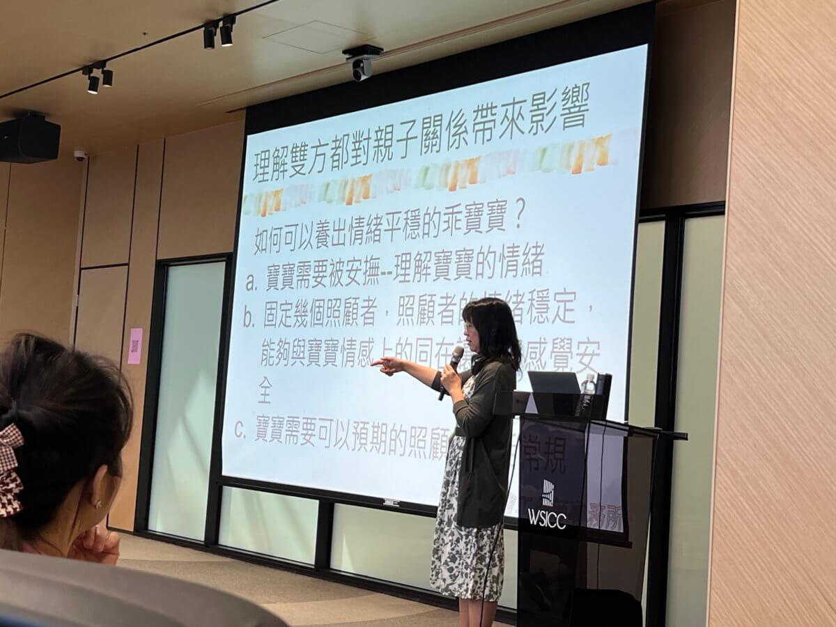 20250327-2-5-1200x900 小型會議桌廳畫面轉播(有限預算最佳選擇)