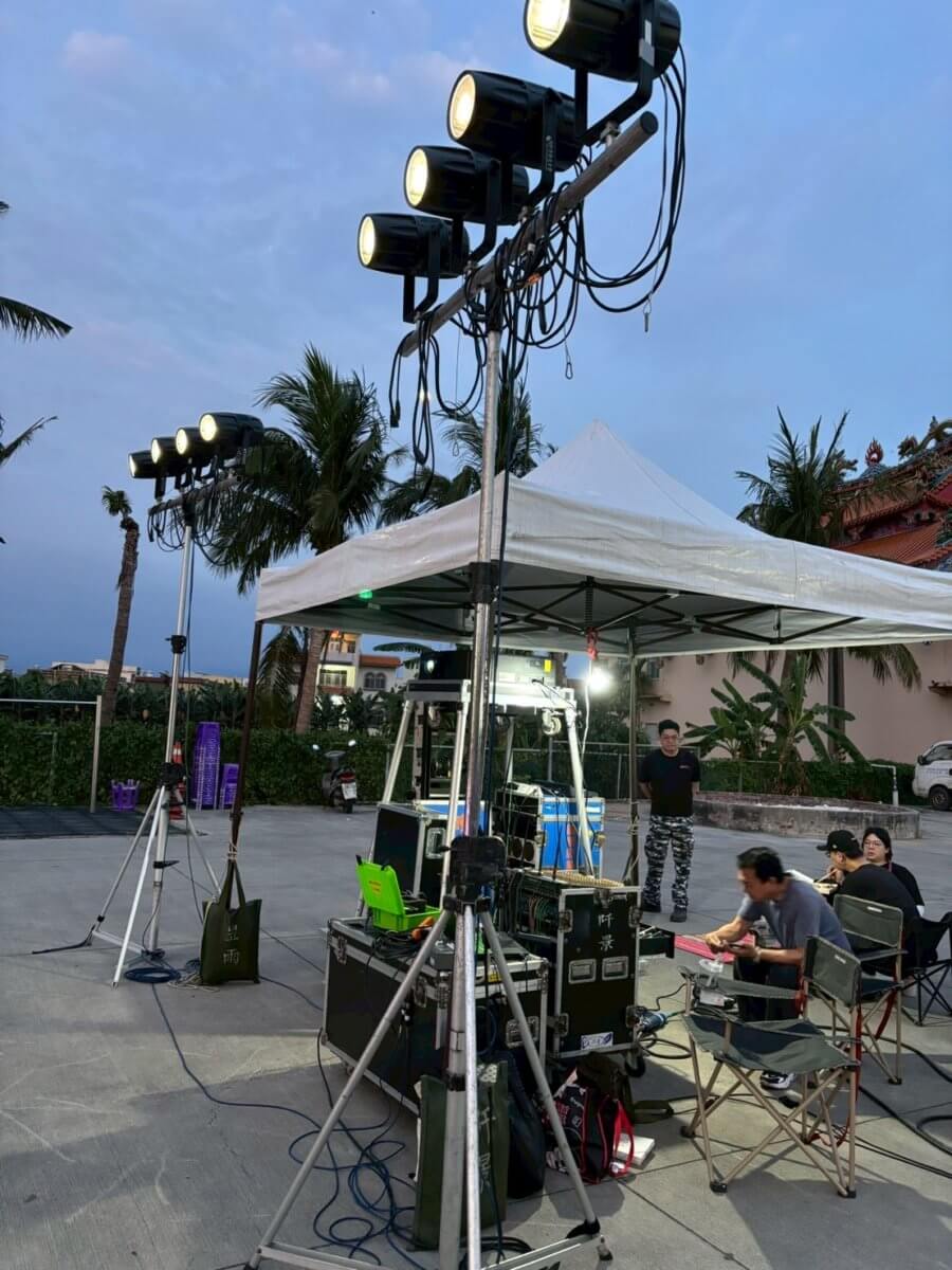 20250413-1-900x1200 不只放映電影,更在創造故事(影院設備出租)
