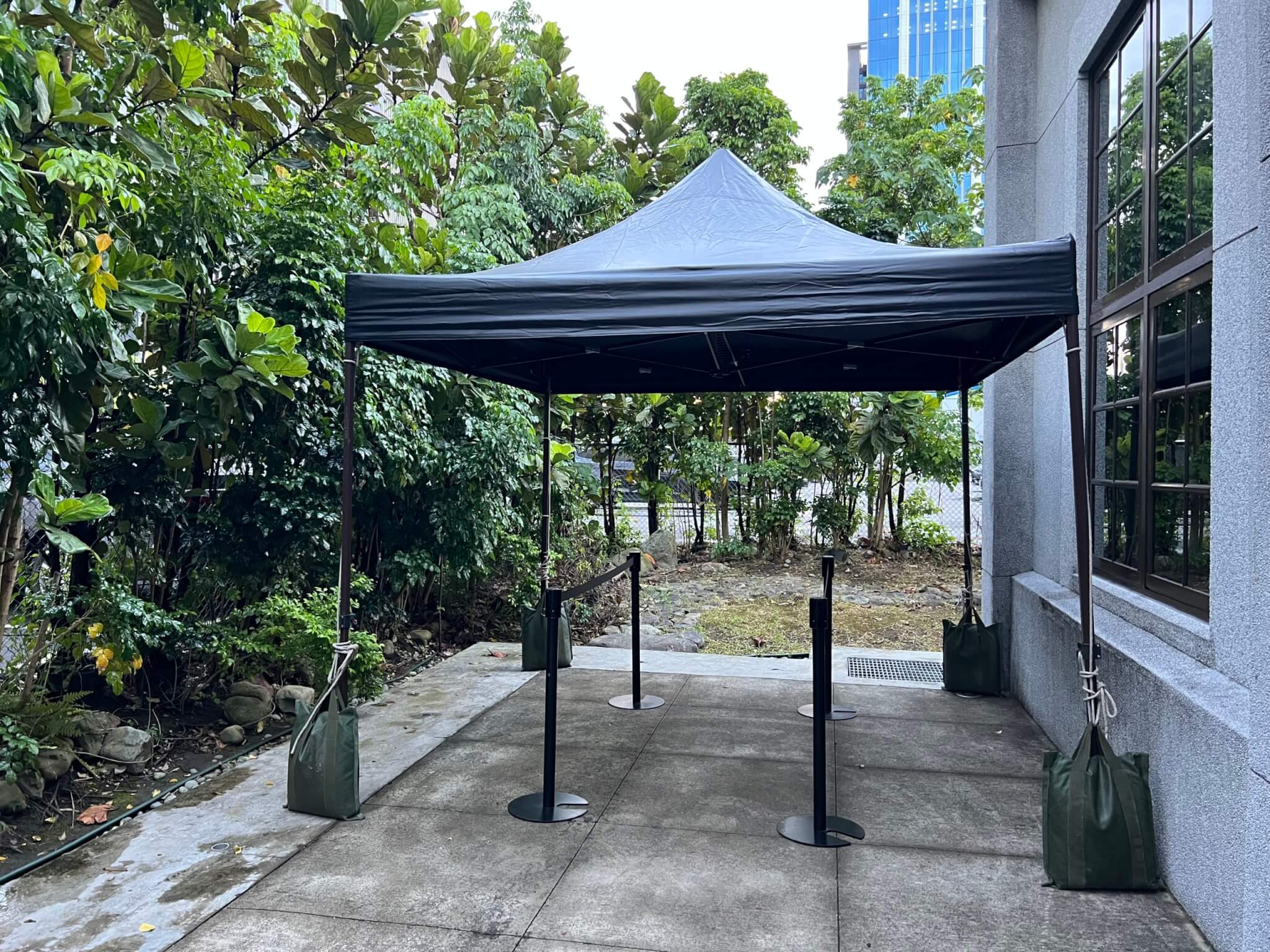 3米×3米 黑色摺疊遮陽帳篷｜防曬防雨 快速搭建 post thumbnail image
