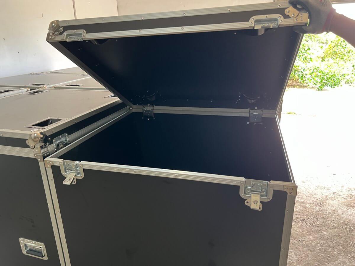 Flight-case-3-1200x900 Flight Case / Road Case 專業訂製