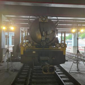 機場啟用前簡報 場地照明燈安裝