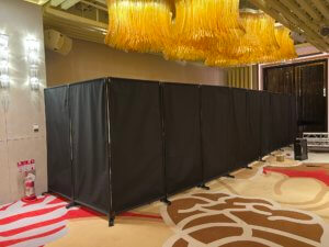 臨演休息空間「高規效率化」配置方案黑色屏風