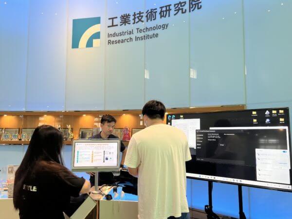 65吋展場移動電視(移動電視架)