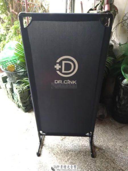 Read more about the article 訂製室內圍邊[深藍色+logo]