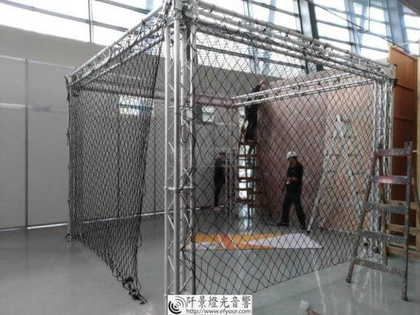 Read more about the article 空拍機室內防護網