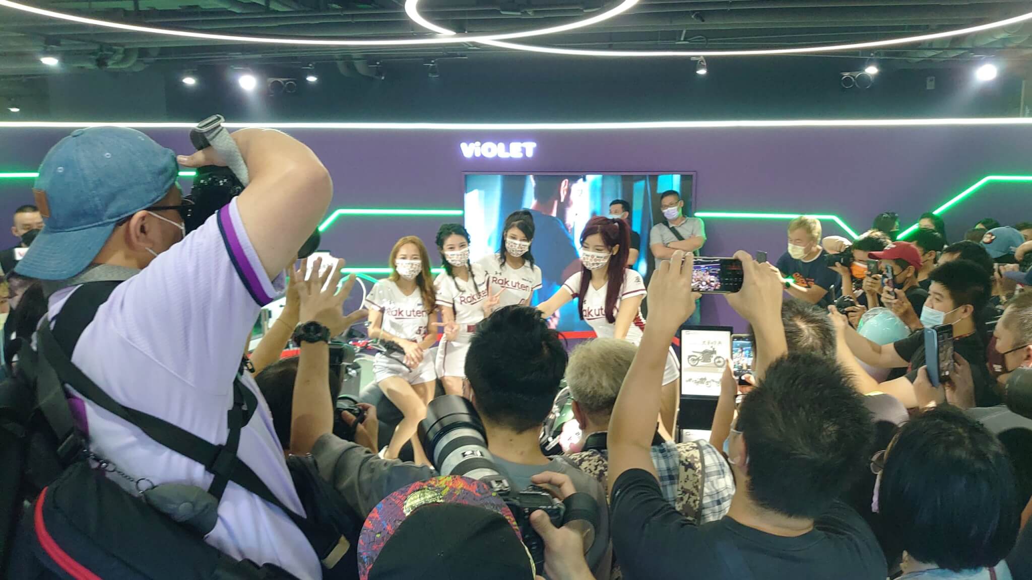 VIOLET%E8%BA%8D%E7%B4%AB%E7%B6%A0%E8%83%BD%E9%9B%BB%E5%8B%95%E8%BC%89%E5%85%B7%E8%82%A1%E4%BB%BD%E6%9C%89%E9%99%90%E5%85%AC%E5%8F%B8-14-scaled VIOLET躍紫綠能電動車旗艦店開幕