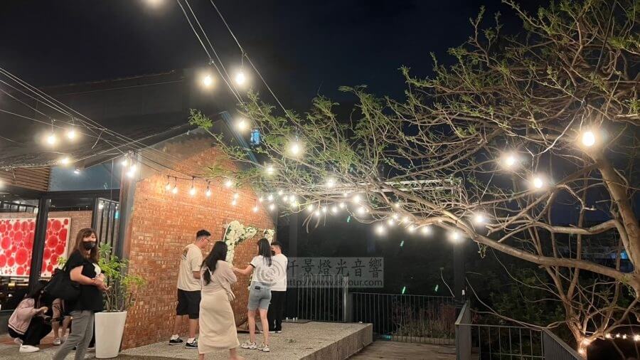 婚禮串燈布置-6-900x506 婚禮串燈架設