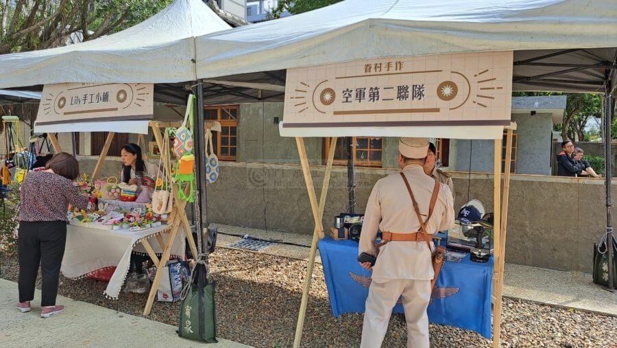 文青眷村市集帳篷攤位木架-8-900x507 眷村生活節 市集木攤