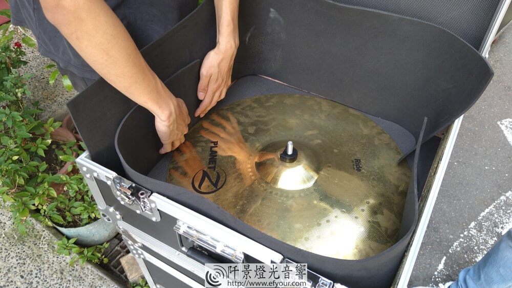 樂器防護運輸箱製作-4-1000x563 Air定制運輸木箱 防護箱（含泡棉）