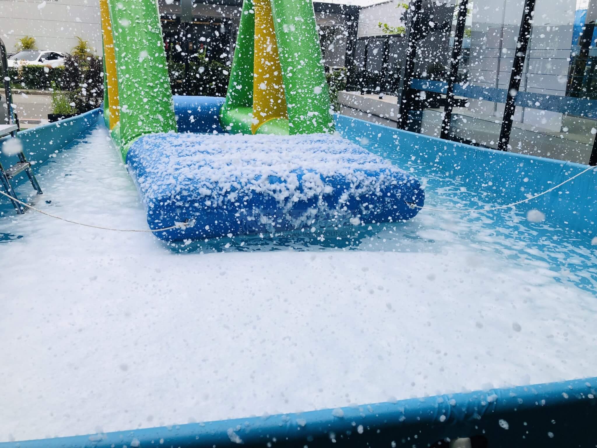 泳池-兒童泡沫機出租2-scaled 泡沫派對-泳池派對（Pool party）