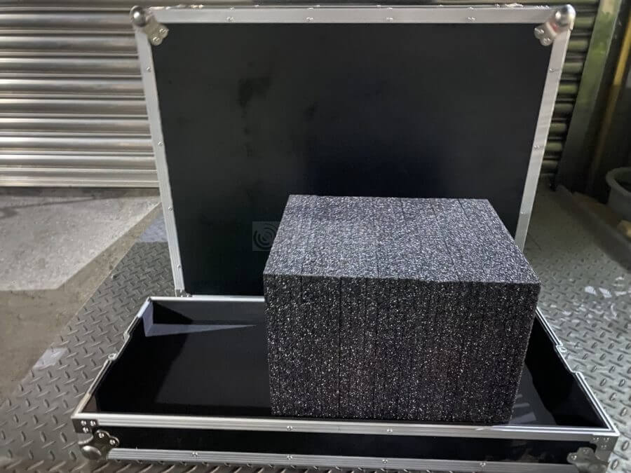 特殊顯示器運輸展售箱訂製-3-900x675 特殊曲型顯示器展售箱訂製
