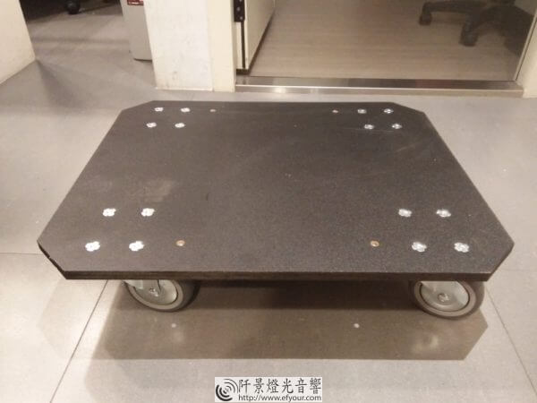 瑞克箱機櫃外加輪-600x450 保護箱訂製訂製您的專屬保護方案：保護箱訂製注意事項全攻略保護箱訂製