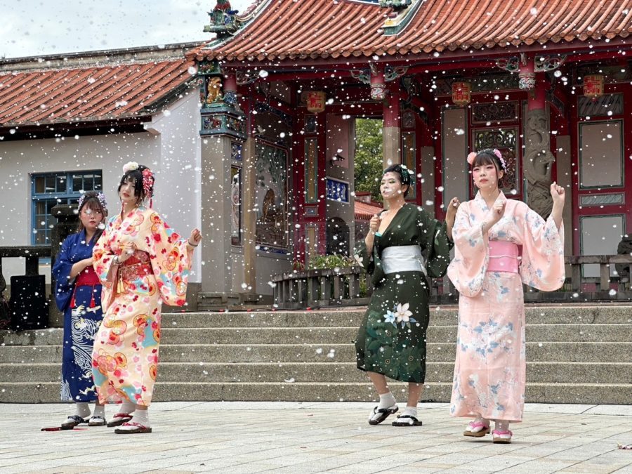 日式風格中的雪景舞蹈：感受細雪的靜謐與美麗(戶外舞蹈成果展) |阡景 背板
