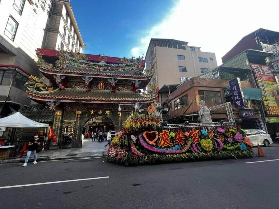 花車-車上結構搭設規劃-花車燈光-音響規劃-3-900x675 花車燈光音響結構規劃