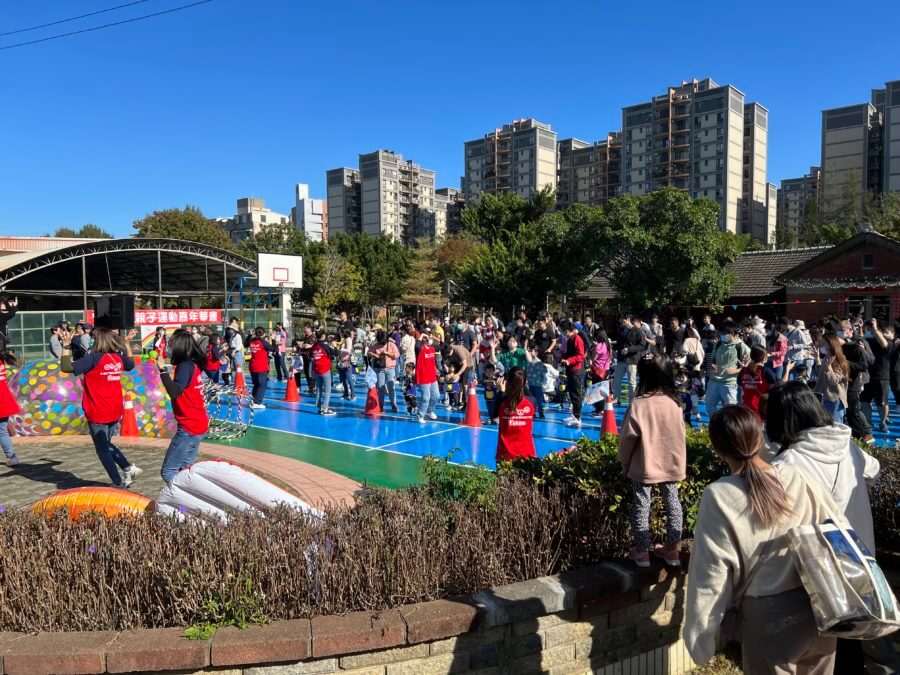 還記的那些年孩子電力太多的日子ˇ嗎-2-900x675 還記的那些孩子體力太好的日子嗎? 親子運動會~放光他們的電
