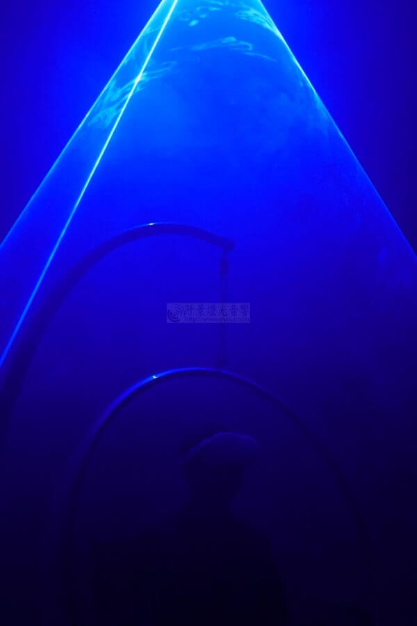 鐳射光光源出租5-600x900 暗面 光 雷射 展覽燈光規劃