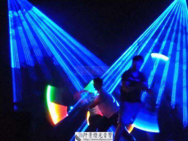 光舞演出雷射燈光搭配