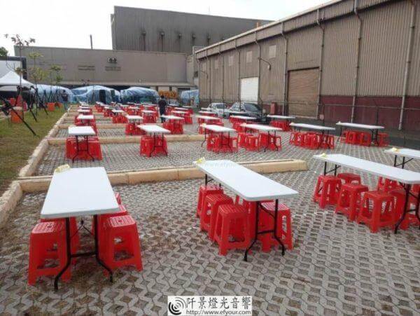 Read more about the article 用餐桌椅出租